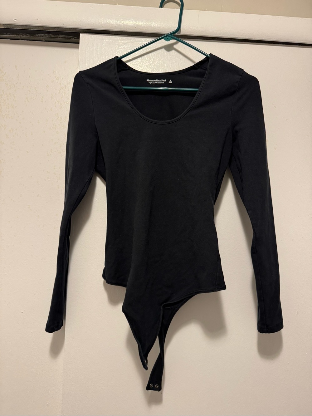 Abercrombie & Fitch Black Long-Sleeve Scoop Neck Bodysuit